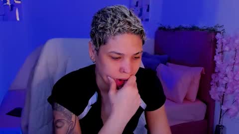 Laura Rose online show from 10/28/25, 03:14