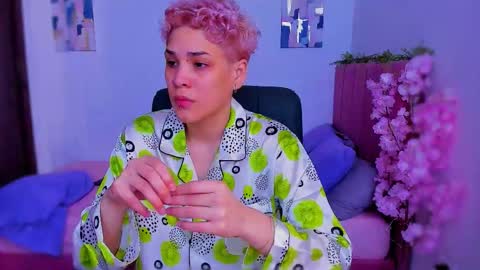 Laura Rose online show from 12/16/25, 05:07