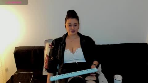 Snapshot of laura_sinner chatting on 02/26/26, 09:03 Laura online show from 02/26/26, 09:03