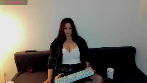 Snapshot of laura_sinner chatting on 03/27/26, 09:03 Laura online show from 03/27/26, 09:03