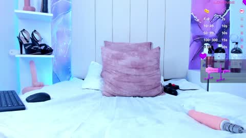 Laura Smith online show from 12/12/24, 03:10