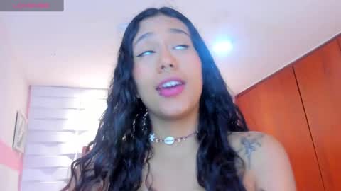 laura online show from 01/09/25, 02:40