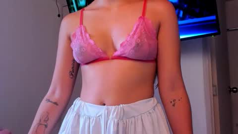 LAURA SOE online show from 10/18/25, 08:53