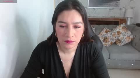 laura online show from 09/12/25, 03:17