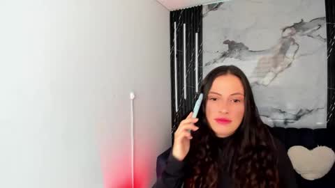 laura_vega08 online show from 11/11/25, 12:49