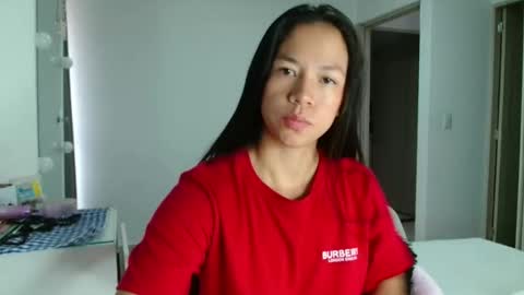 Snapshot of lauracb_ chatting on 03/24/26, 03:17 lauracb online show from 03/24/26, 03:17