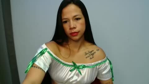 Snapshot of lauracb_ chatting on 04/16/26, 04:57 lauracb online show from 04/16/26, 04:57