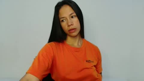Snapshot of lauracb_ chatting on 05/25/26, 03:40 lauracb online show from 05/25/26, 03:40