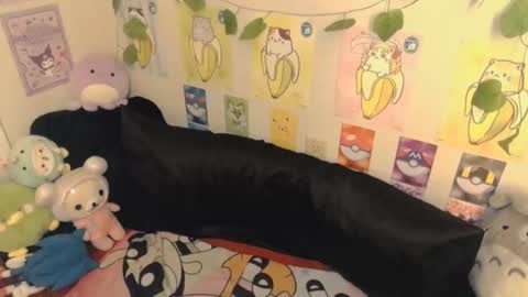 Snapshot of laurachan chatting on 01/08/25, 10:27 LauraChan online show from 01/08/25, 10:27