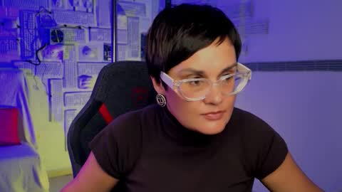 lauradavidsons online show from 10/01/25, 06:14