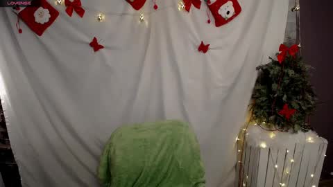 Laura online show from 12/11/24, 02:22