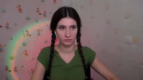 Snapshot of lauradre_ chatting on 12/20/25, 10:11 Laura online show from 12/20/25, 10:11