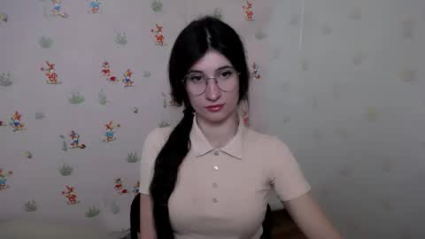 Snapshot of lauradre_ chatting on 02/23/26, 08:01 Laura online show from 02/23/26, 08:01