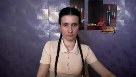 Snapshot of lauradre_ chatting on 03/27/26, 11:32 Laura online show from 03/27/26, 11:32
