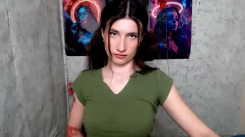 Snapshot of lauradre_ chatting on 04/21/26, 07:03 Laura online show from 04/21/26, 07:03