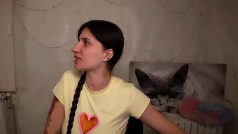 Snapshot of lauradre_ chatting on 05/21/26, 08:10 Laura online show from 05/21/26, 08:10