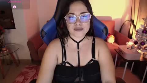 Snapshot of laurahawkes chatting on 01/24/25, 12:42 laura online show from 01/24/25, 12:42