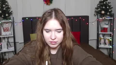 LauraHlot online show from 12/29/24, 10:03