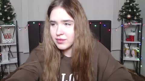 LauraHlot online show from 12/30/24, 01:04