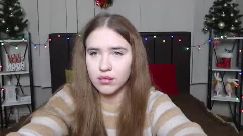LauraHlot online show from 12/30/24, 07:21