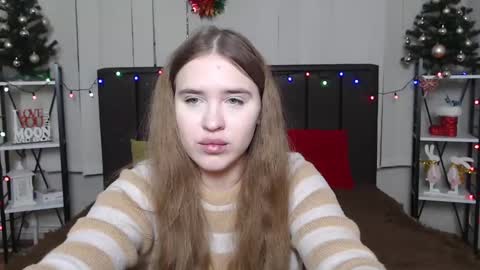 LauraHlot online show from 12/30/24, 10:23