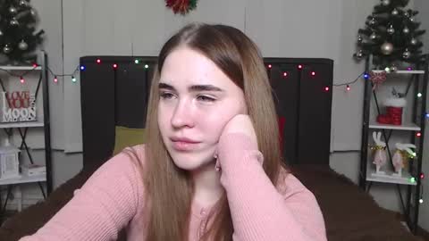 LauraHlot online show from 01/05/25, 12:31