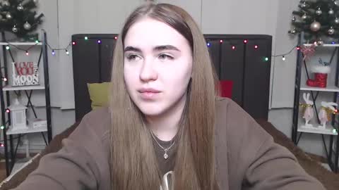 LauraHlot online show from 01/06/25, 12:27