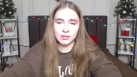 LauraHlot online show from 01/10/25, 08:37