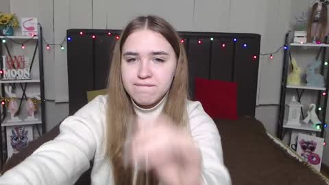 LauraHlot online show from 01/20/25, 04:54