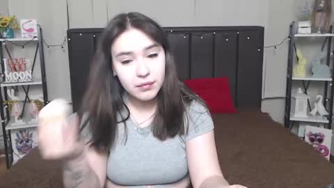 LauraHlot online show from 02/02/25, 06:42