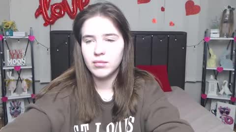 LauraHlot online show from 03/10/25, 10:34