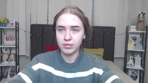 LauraHlot online show from 09/29/25, 05:56