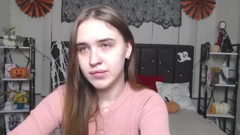 LauraHlot online show from 11/14/25, 06:39