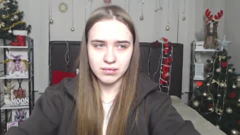 LauraHlot online show from 12/14/25, 06:41