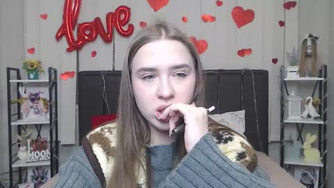 LauraHlot online show from 02/04/26, 08:14