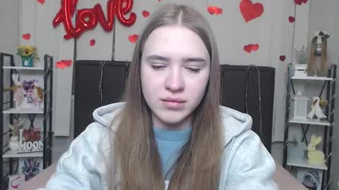 LauraHlot online show from 02/06/26, 09:51