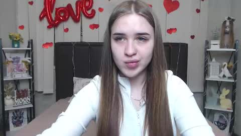 LauraHlot online show from 03/18/26, 07:06