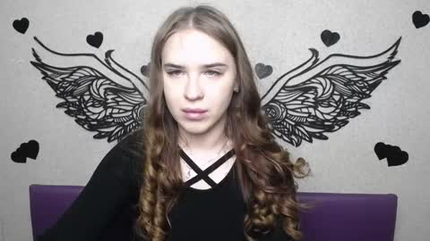 LauraHlot online show from 04/15/26, 05:47