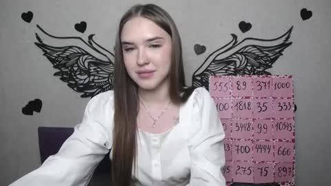 LauraHlot online show from 04/16/26, 09:39