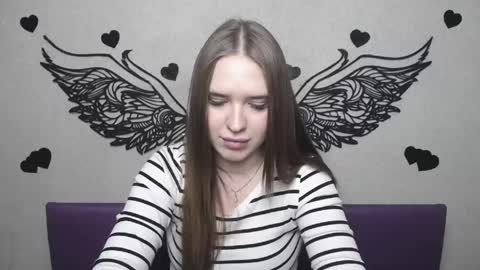 LauraHlot online show from 04/18/26, 07:07