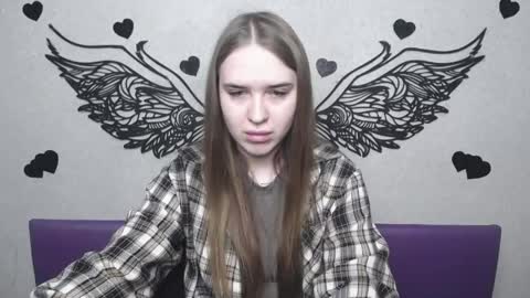 LauraHlot online show from 04/22/26, 05:43