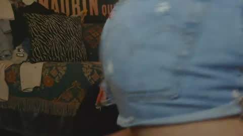 Lilian Banks online show from 06/24/26, 09:36