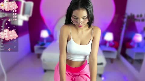 Laura MartinGMT-5 2200-0600 online show from 12/24/24, 01:27