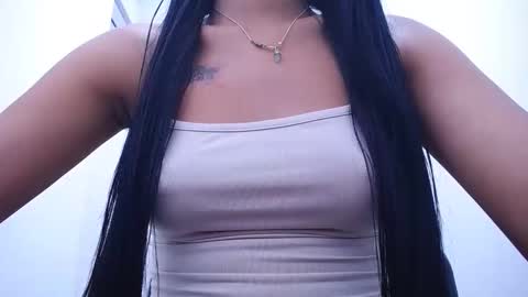 Snapshot of lauramossart chatting on 10/15/25, 04:01 lauramossart online show from 10/15/25, 04:01