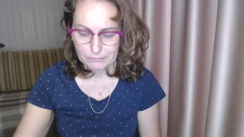 Snapshot of lauraoven1 chatting on 12/21/24, 09:01 Lauraoven1 online show from 12/21/24, 09:01