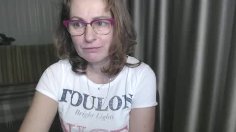 Snapshot of lauraoven1 chatting on 12/27/24, 05:48 Lauraoven1 online show from 12/27/24, 05:48