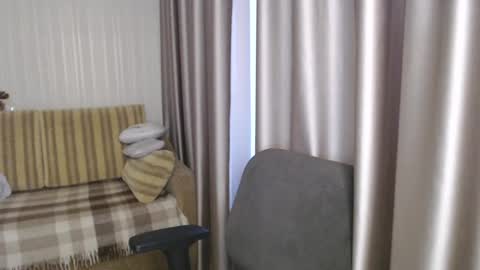 Snapshot of lauraoven1 chatting on 12/28/24, 10:47 Lauraoven1 online show from 12/28/24, 10:47