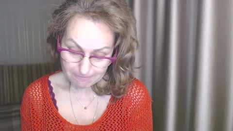 Snapshot of lauraoven1 chatting on 01/09/25, 06:26 Lauraoven1 online show from 01/09/25, 06:26