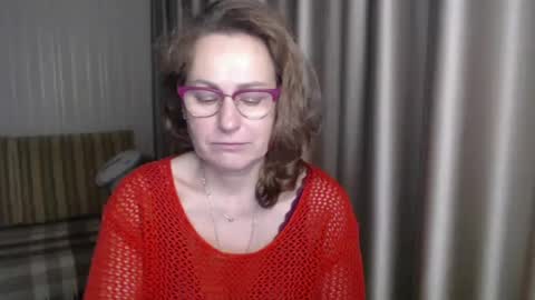 Snapshot of lauraoven1 chatting on 01/10/25, 07:00 Lauraoven1 online show from 01/10/25, 07:00