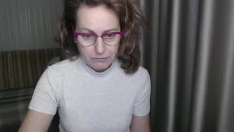 Snapshot of lauraoven1 chatting on 01/13/25, 12:35 Lauraoven1 online show from 01/13/25, 12:35